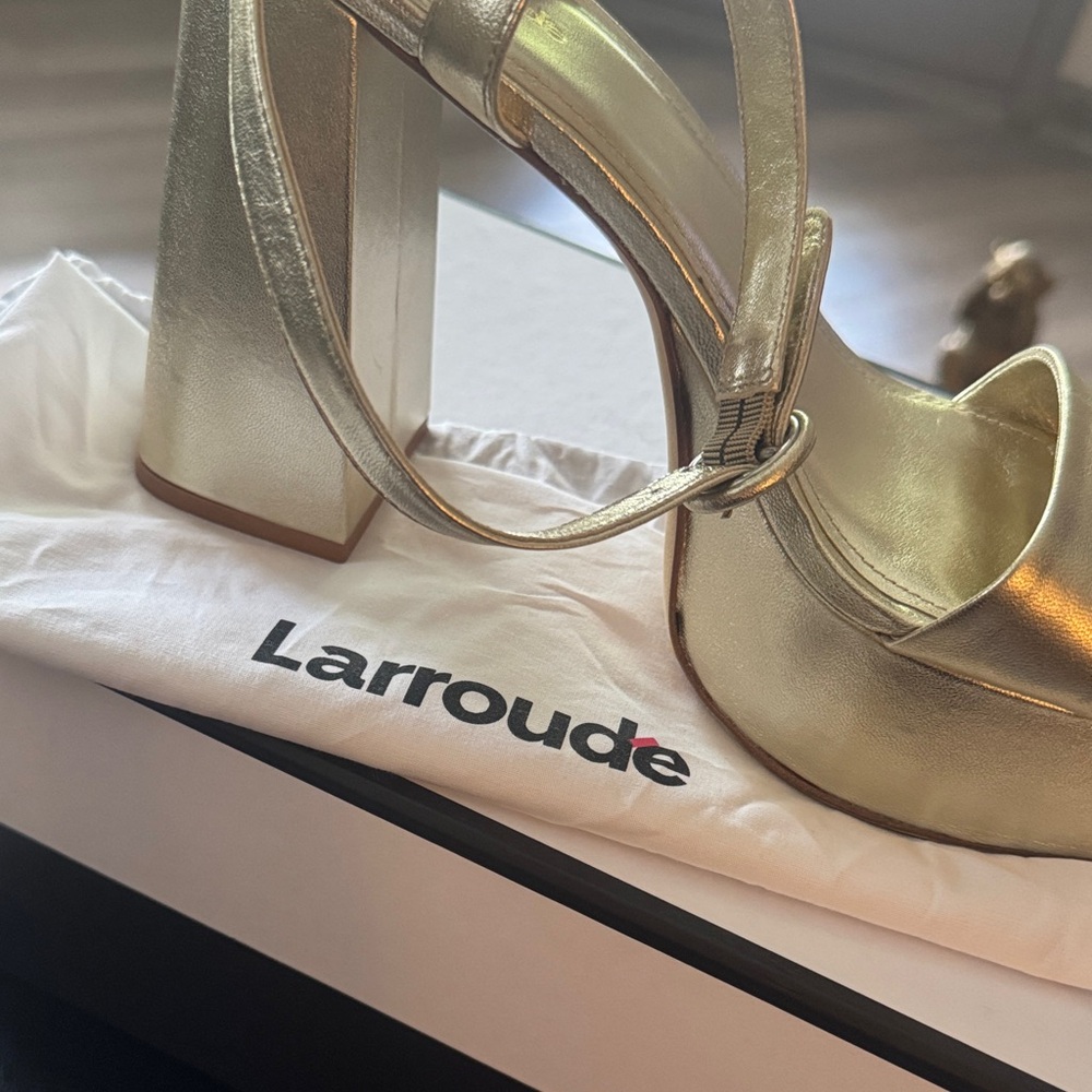 🔥Larroude Metallic Gold Platform Block Heel Sandal with Ankle Strap🔥Sz 10 BNIB - Picture 14 of 16